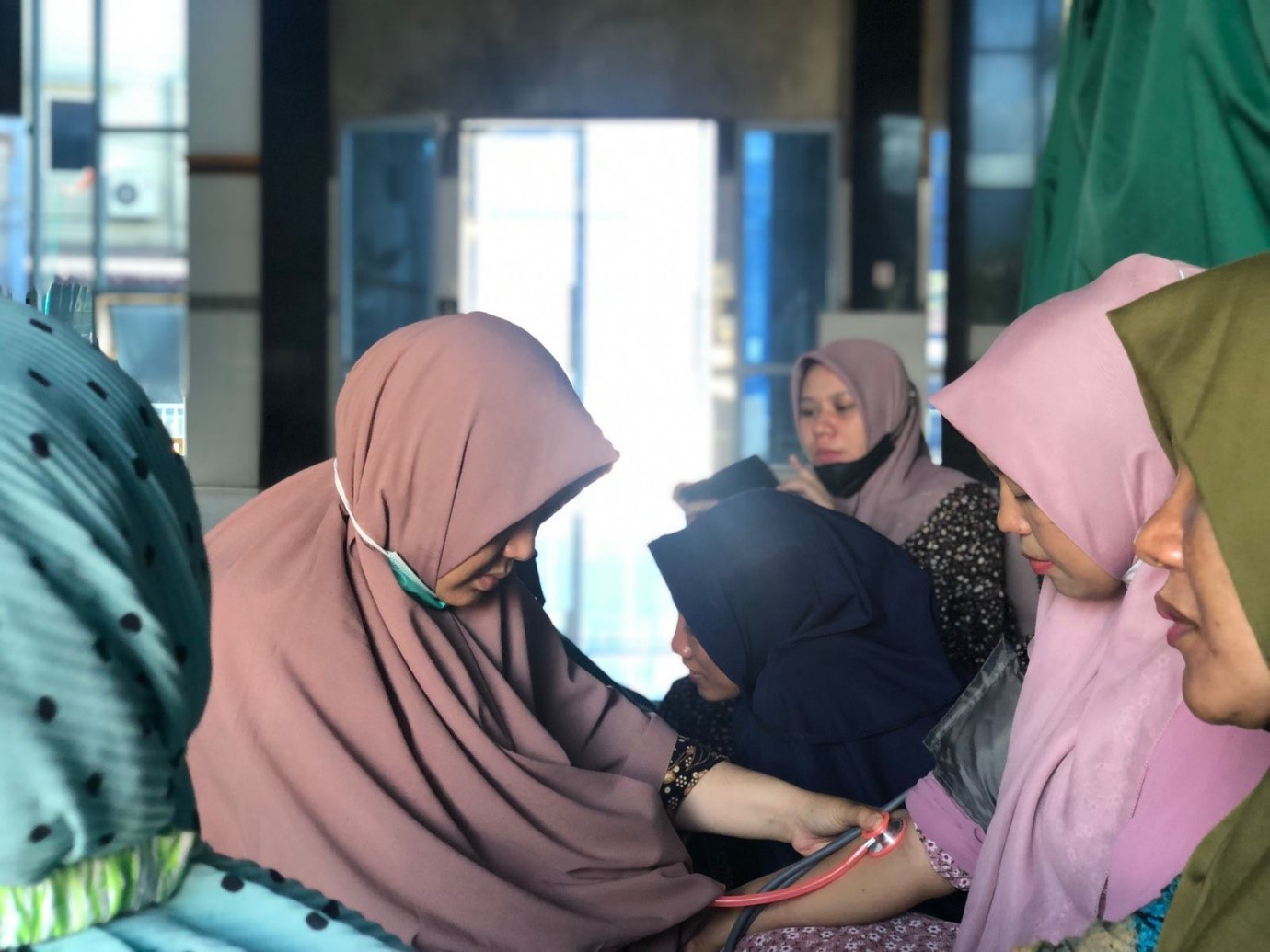 DOSEN FAKULTAS KEPERAWATAN MELAKSANAKAN PEMBENTUKAN GROUP MATERNITY CENTER CARE (GMCC) SEBAGAI UPAYA PENCEGAHAN STUNTING MELALUI PENGELOLAAN PANGAN SEHAT KELUARGA DI DESA BINAAN UNIVERSITAS SYIAH KUALA