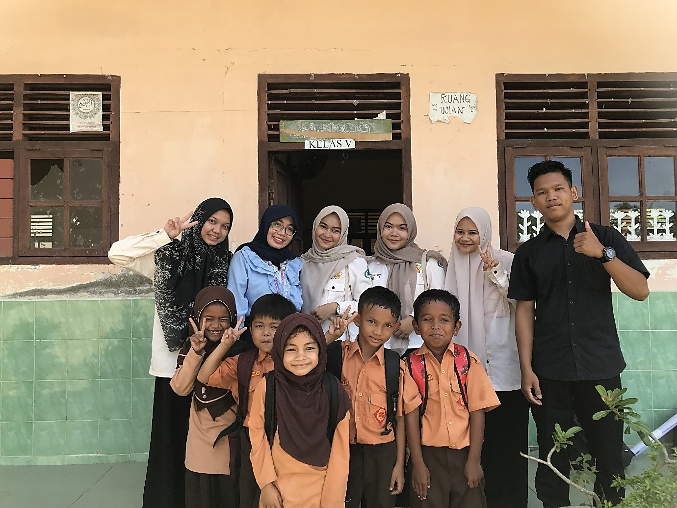 DOSEN KEPERAWATAN JIWA MELAKSANAKAN PENYULUHAN PENCEGAHAN TINDAKAN KRIMINAL (BULLYING DAN PENCURIAN) DI SEKOLAH BINAAN FAKULTAS